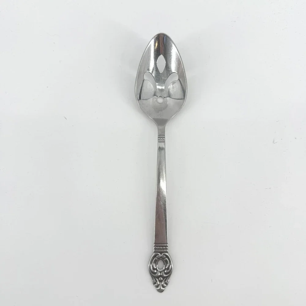 Oneida 1881 Rogers Pierced Serving Spoon Baroque Rose‎ Stainless Steel 8.25